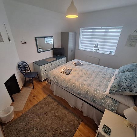 By The Sea, Home From Home Sleeps 6 Milford on Sea Bagian luar foto