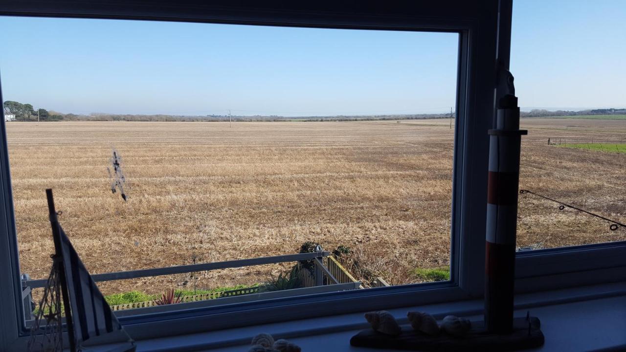 By The Sea, Home From Home Sleeps 6 Milford on Sea Bagian luar foto